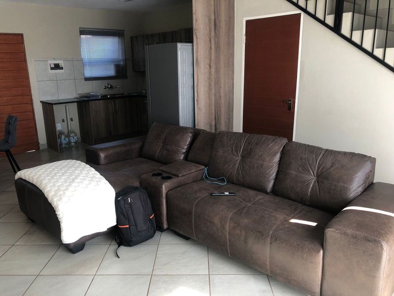 Townhouse For Sale in Amandasig - Photo 3