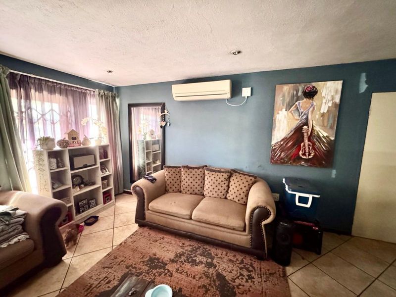 Townhouse For Sale in Burgersfort Central - Photo 2