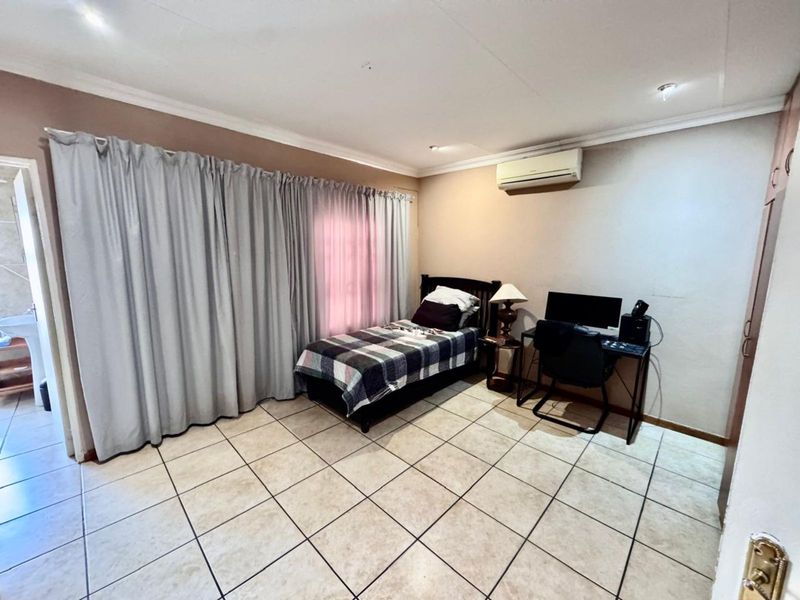 Townhouse For Sale in Burgersfort Central - Photo 6