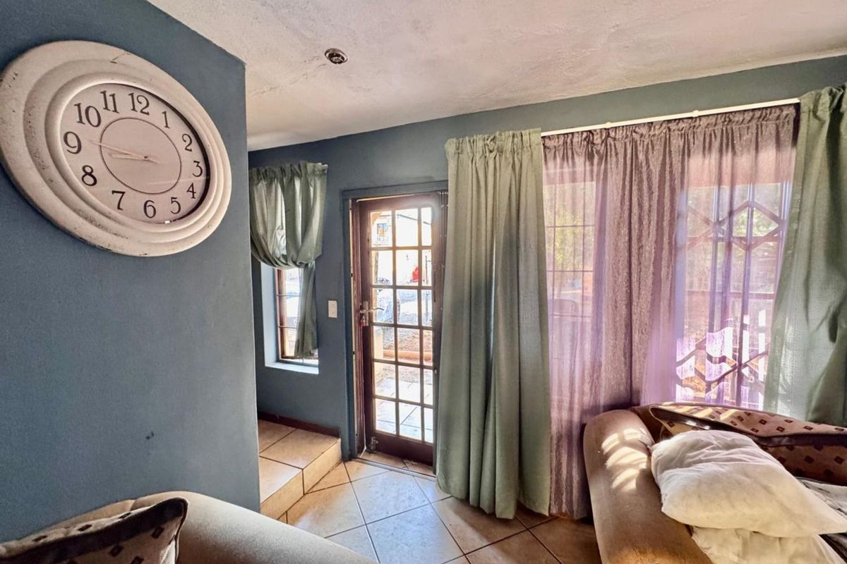 Townhouse For Sale in Burgersfort Central - Photo 5