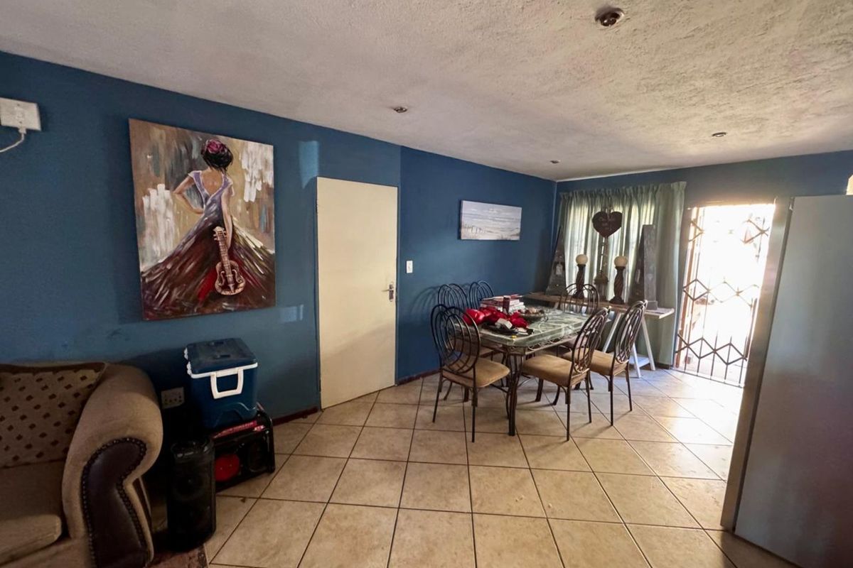 Townhouse For Sale in Burgersfort Central - Photo 3