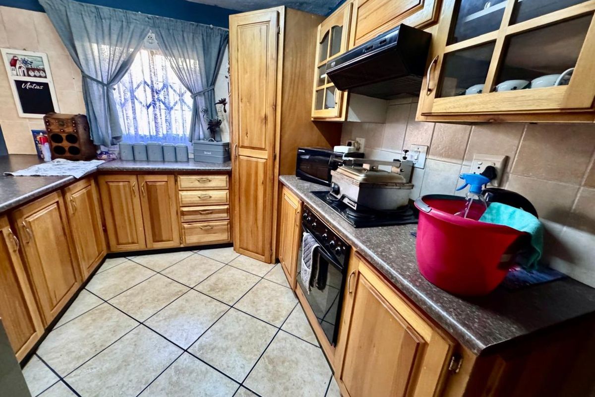 Townhouse For Sale in Burgersfort Central - Photo 4