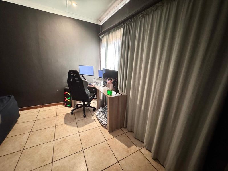 Townhouse For Sale in Burgersfort Central - Photo 10