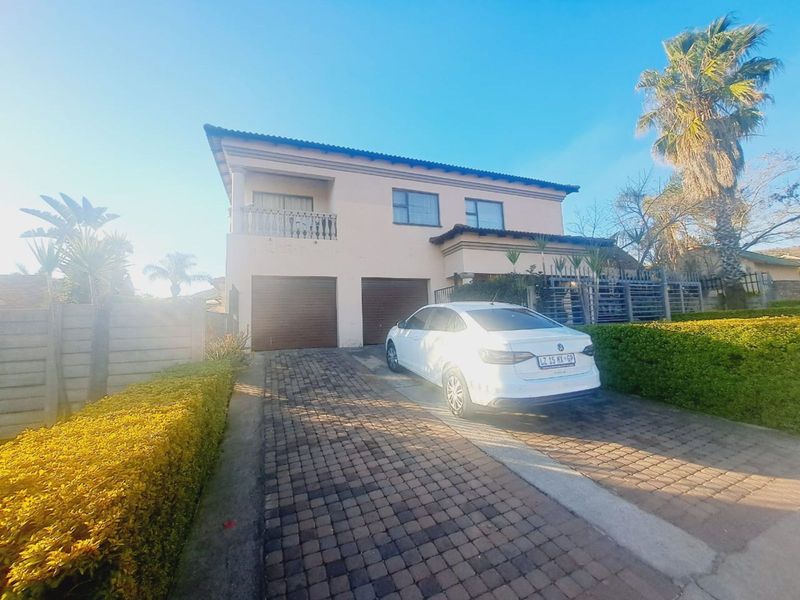 House For Sale in Eersterust - Photo 3