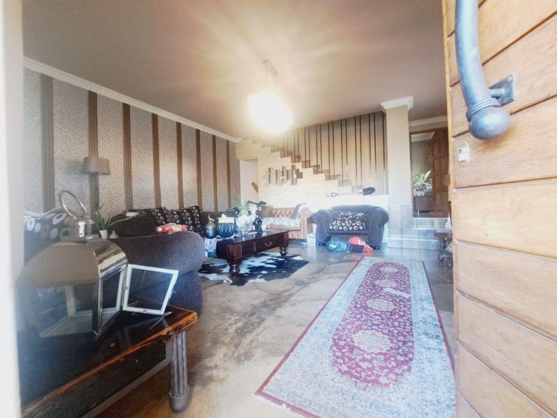 House For Sale in Eersterust - Photo 4