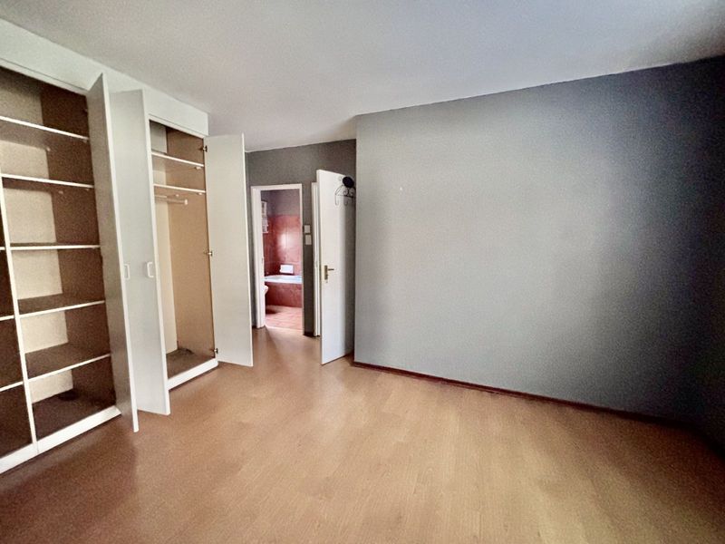 Townhouse For Sale in Equestria - Photo 8