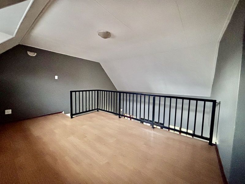 Townhouse For Sale in Equestria - Photo 10