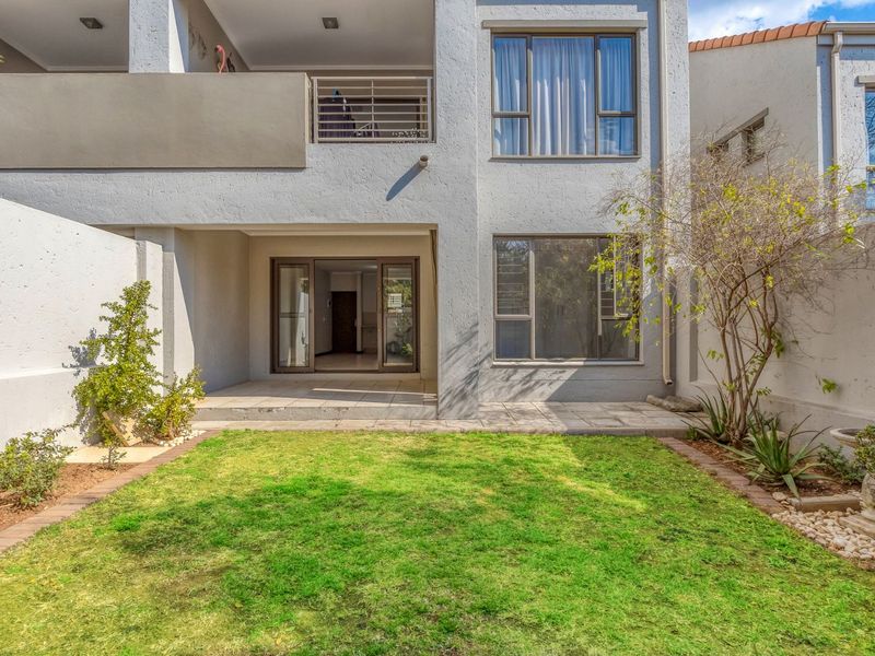 Apartment For Sale in Bryanston - Photo 3