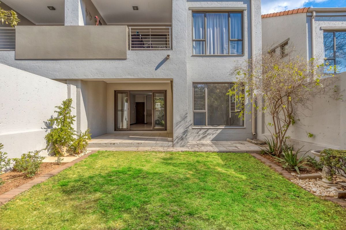 Apartment For Sale in Bryanston - Photo 3