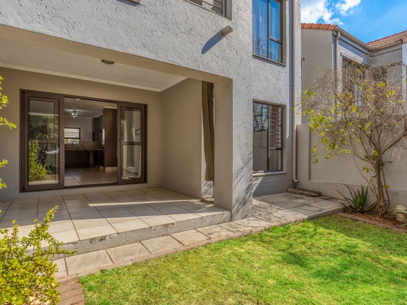 Apartment For Sale in Bryanston - Photo 6