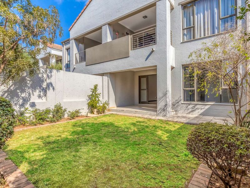 Apartment For Sale in Bryanston - Photo 2