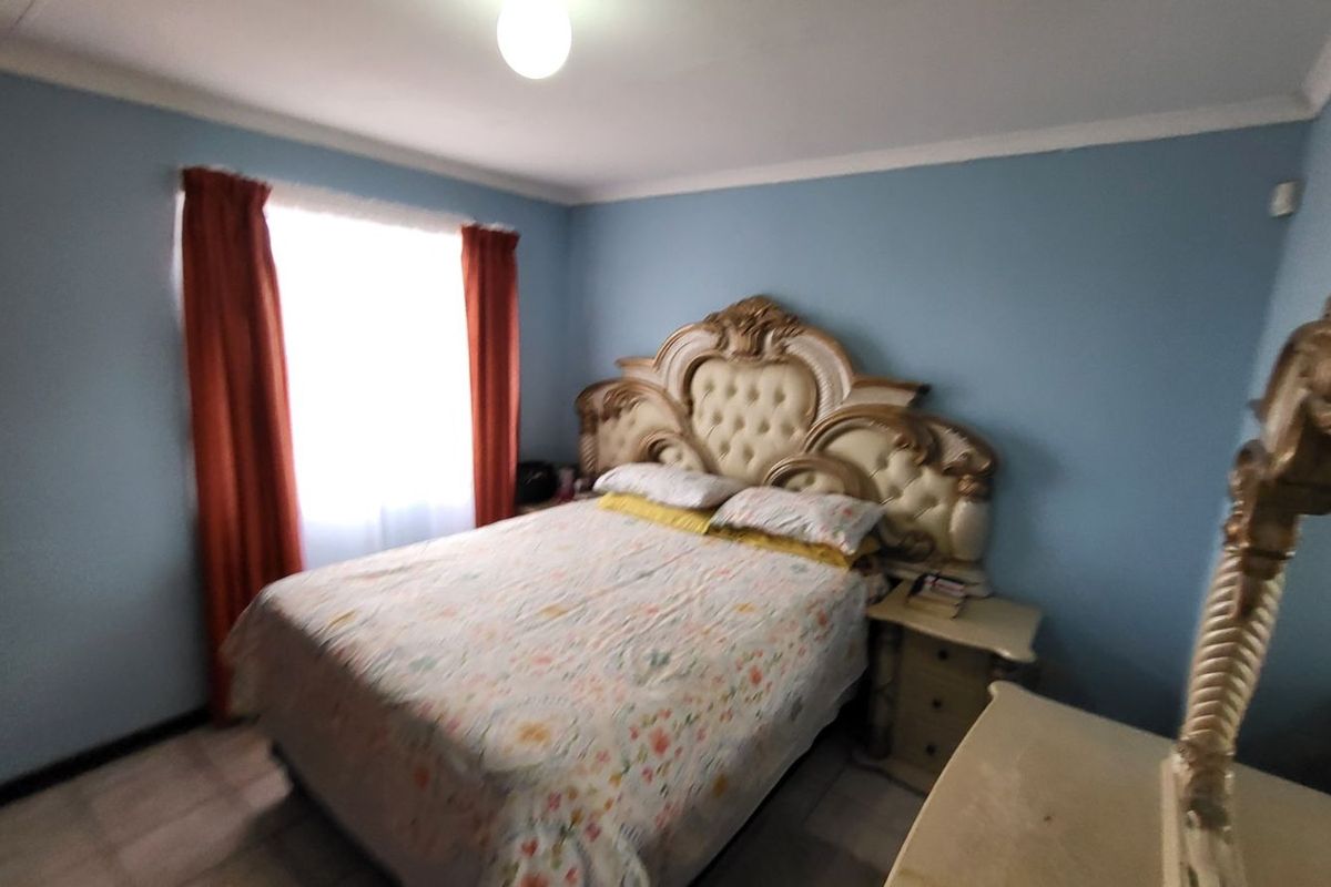 House For Sale in Roodepan - Photo 5