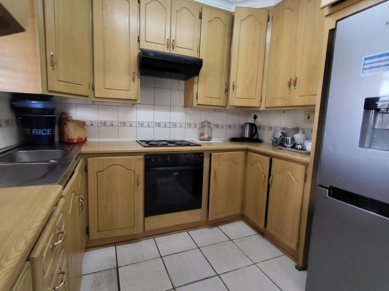 House For Sale in Roodepan - Photo 3