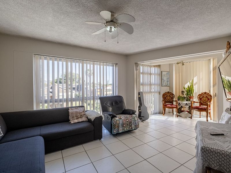 Apartment For Sale in Humewood - Photo 7