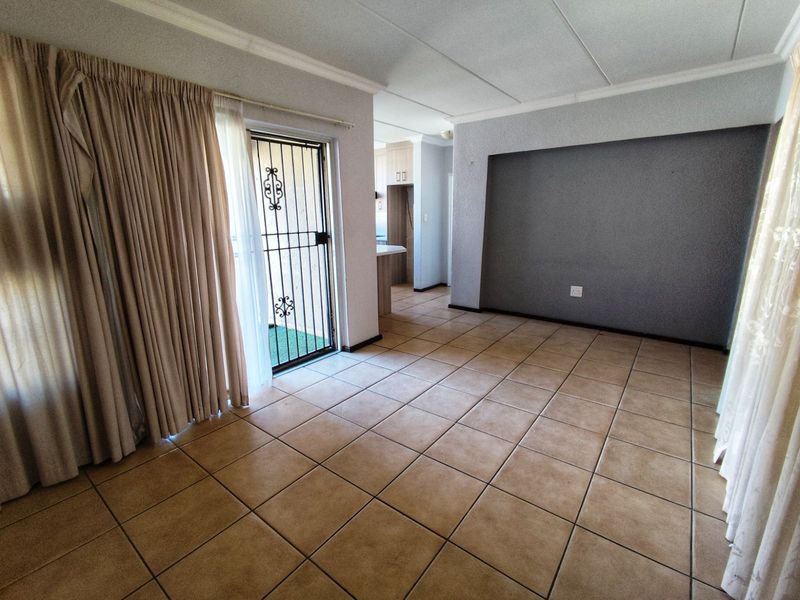 Apartment For Sale in Laser Park - Photo 6