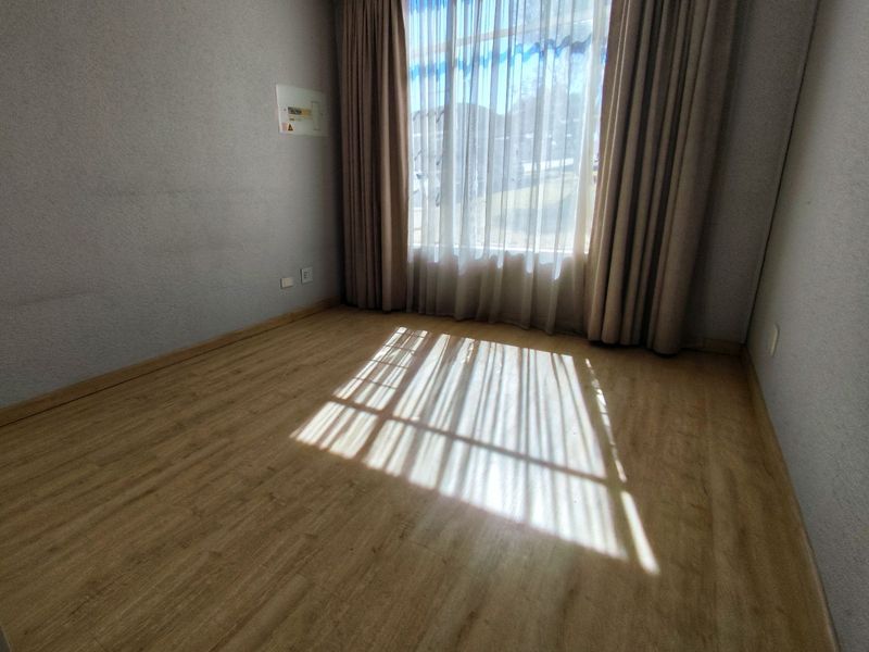 Apartment For Sale in Laser Park - Photo 10