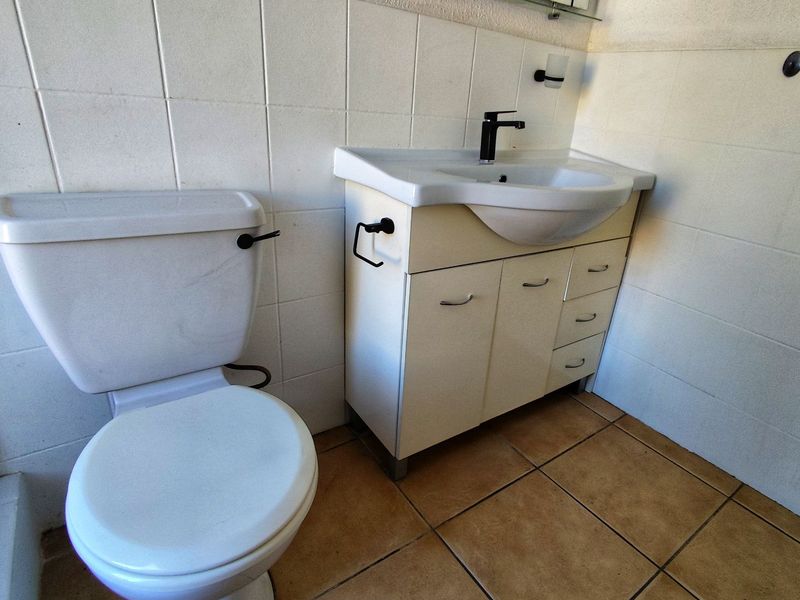 Apartment For Sale in Laser Park - Photo 9