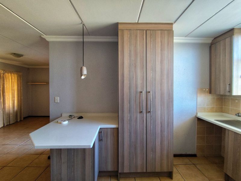 Apartment For Sale in Laser Park - Photo 2