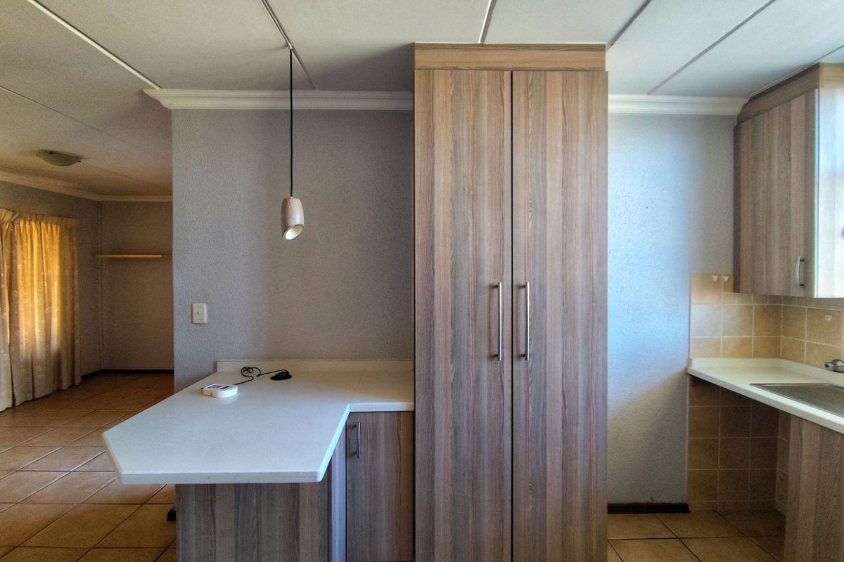 Apartment For Sale in Laser Park - Photo 2