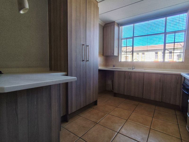 Apartment For Sale in Laser Park - Photo 3