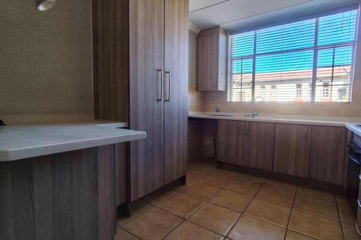 Apartment For Sale in Laser Park - Photo 3