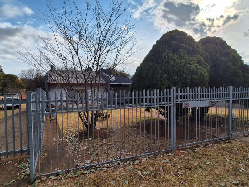 House For Sale in Lydenburg Central - Photo 3