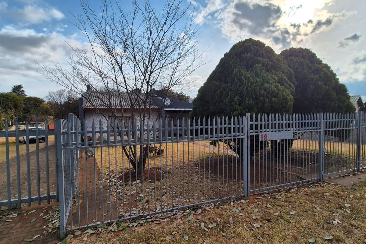 House For Sale in Lydenburg Central - Photo 3
