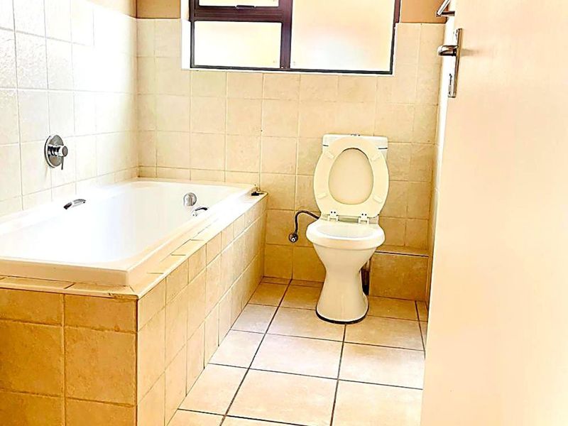 Apartment For Sale in Randpark Ridge - Photo 5