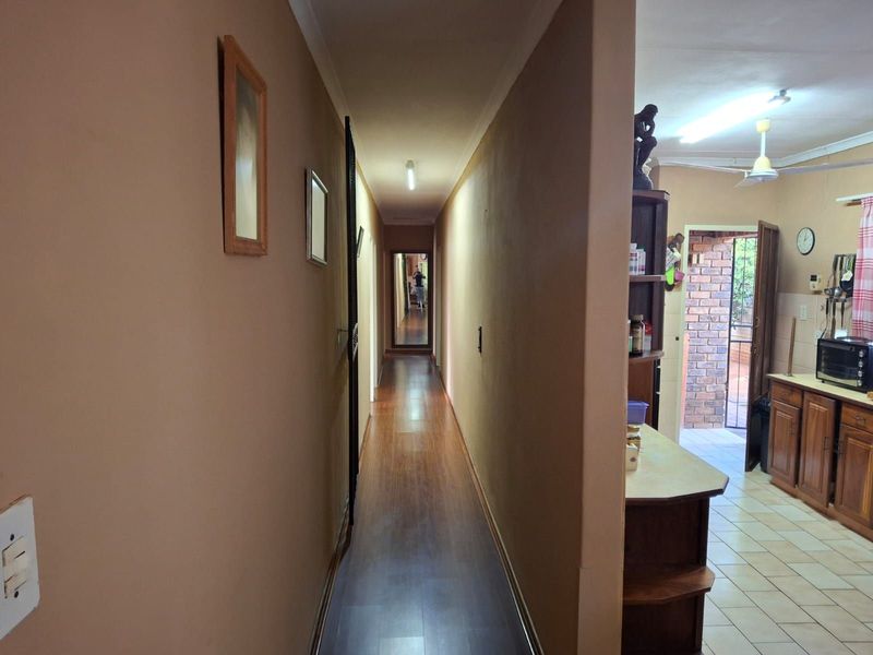 House For Sale in Pretoria North - Photo 8