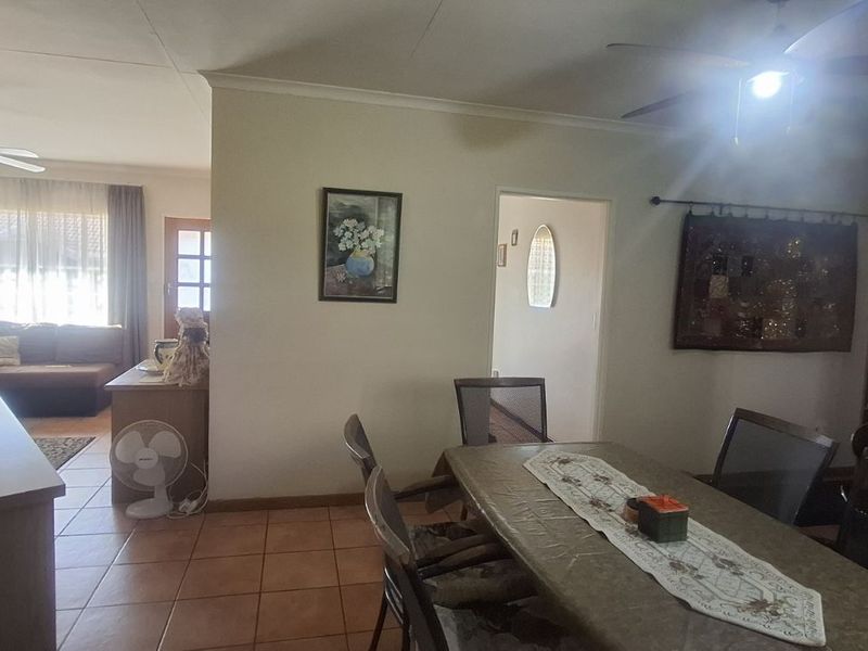 Townhouse For Sale in Flora Park - Photo 5