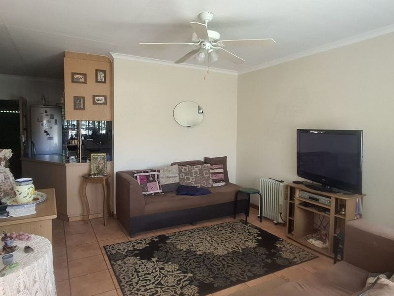 Townhouse For Sale in Flora Park - Photo 4