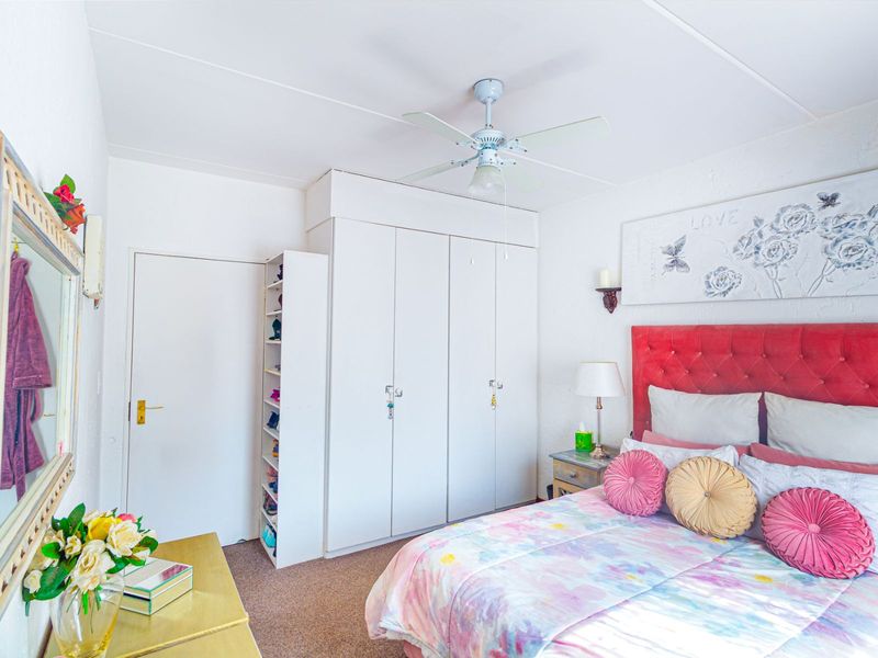 Townhouse For Sale in Sharonlea - Photo 6