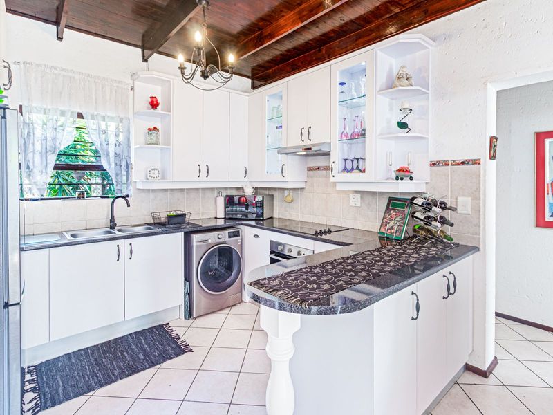 Townhouse For Sale in Sharonlea - Photo 3