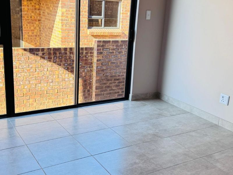 House For Sale in Die Heuwel - Photo 3