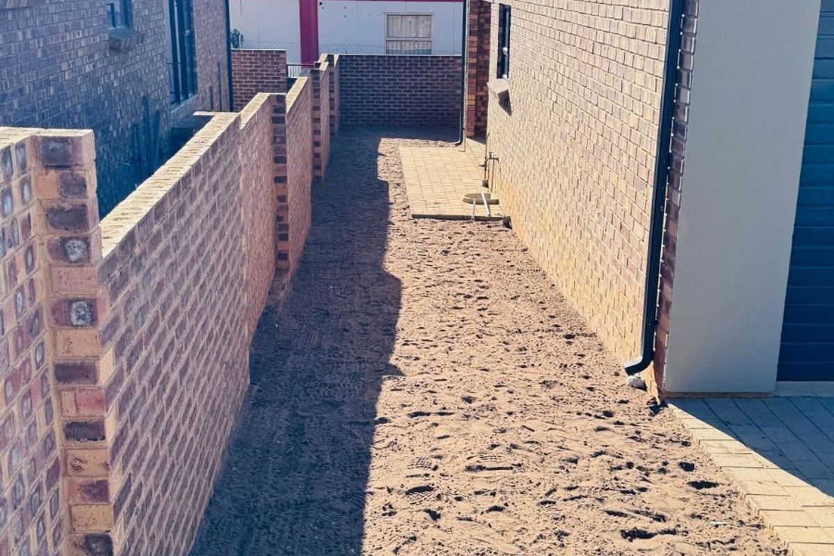 House For Sale in Die Heuwel - Photo 2