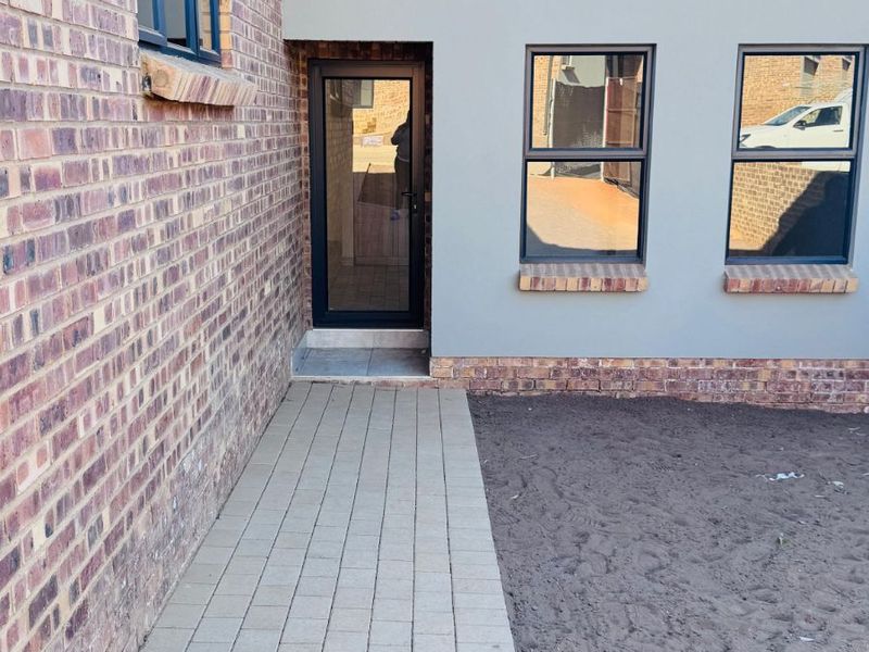 House For Sale in Die Heuwel - Photo 4