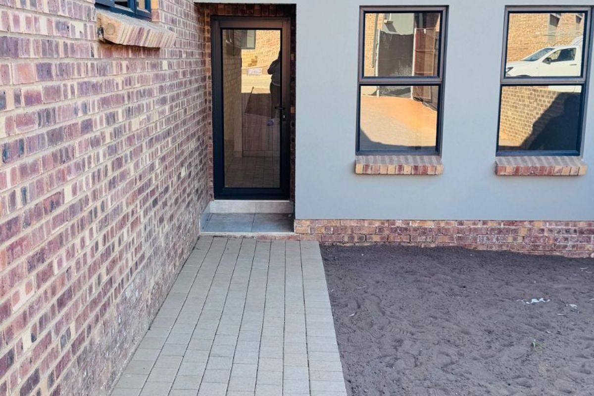 House For Sale in Die Heuwel - Photo 4