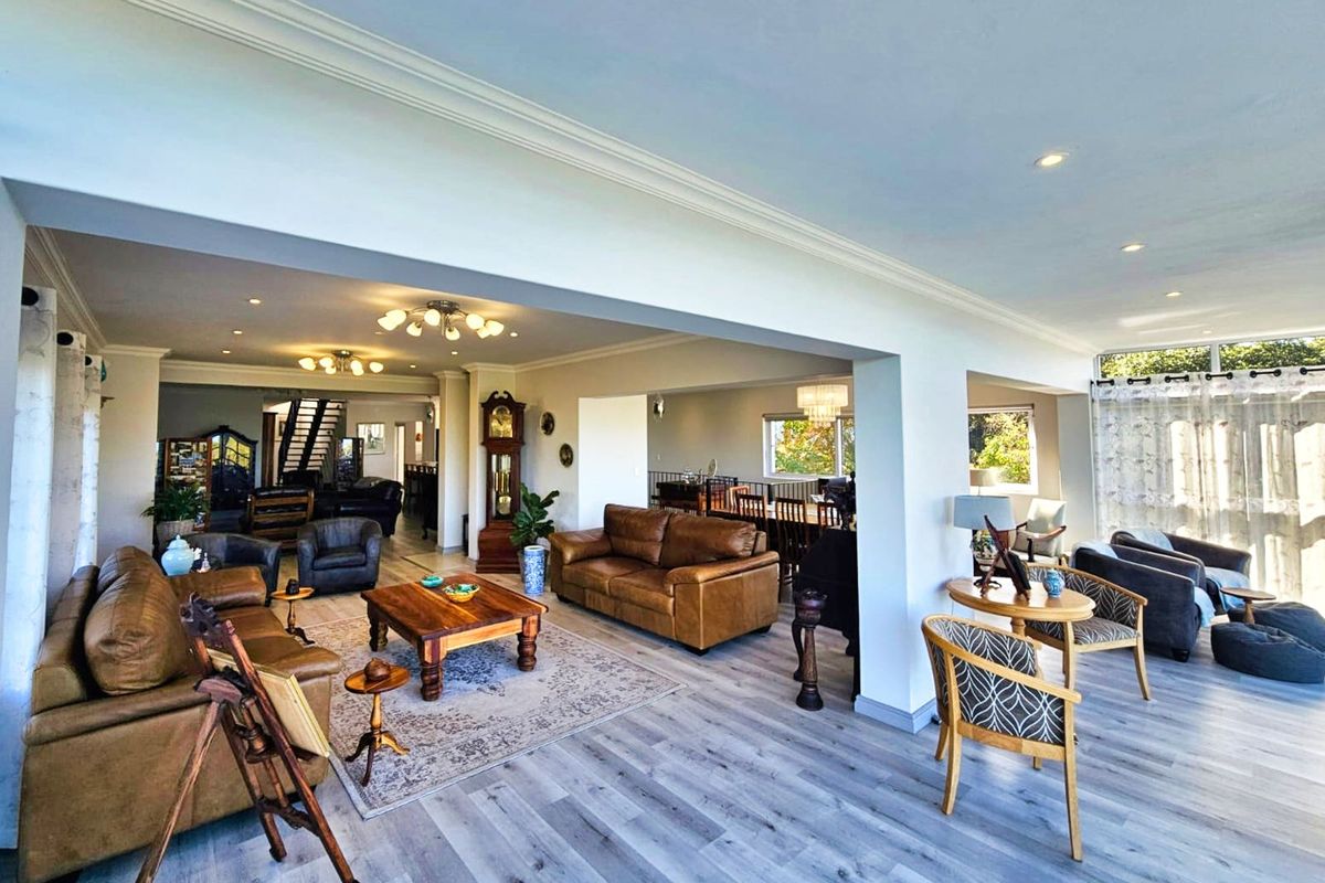 House For Sale in Wilderness Central - Photo 2