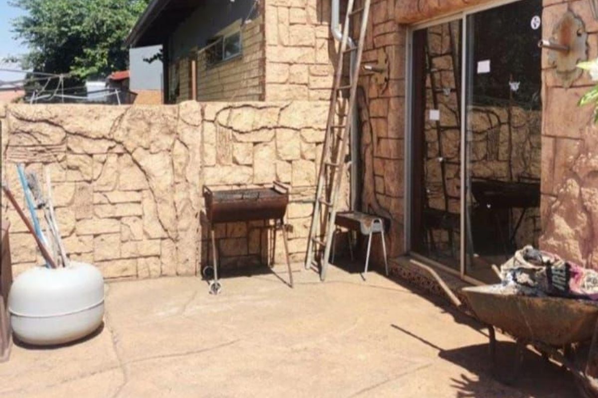 House For Sale in Pretoria Gardens - Photo 2