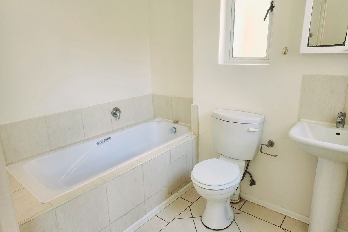 Apartment For Sale in Sheffield Beach - Photo 5