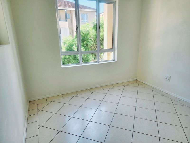 Apartment For Sale in Sheffield Beach - Photo 6