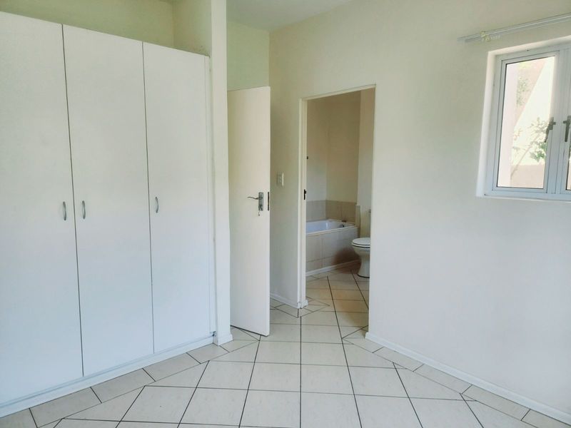 Apartment For Sale in Sheffield Beach - Photo 4