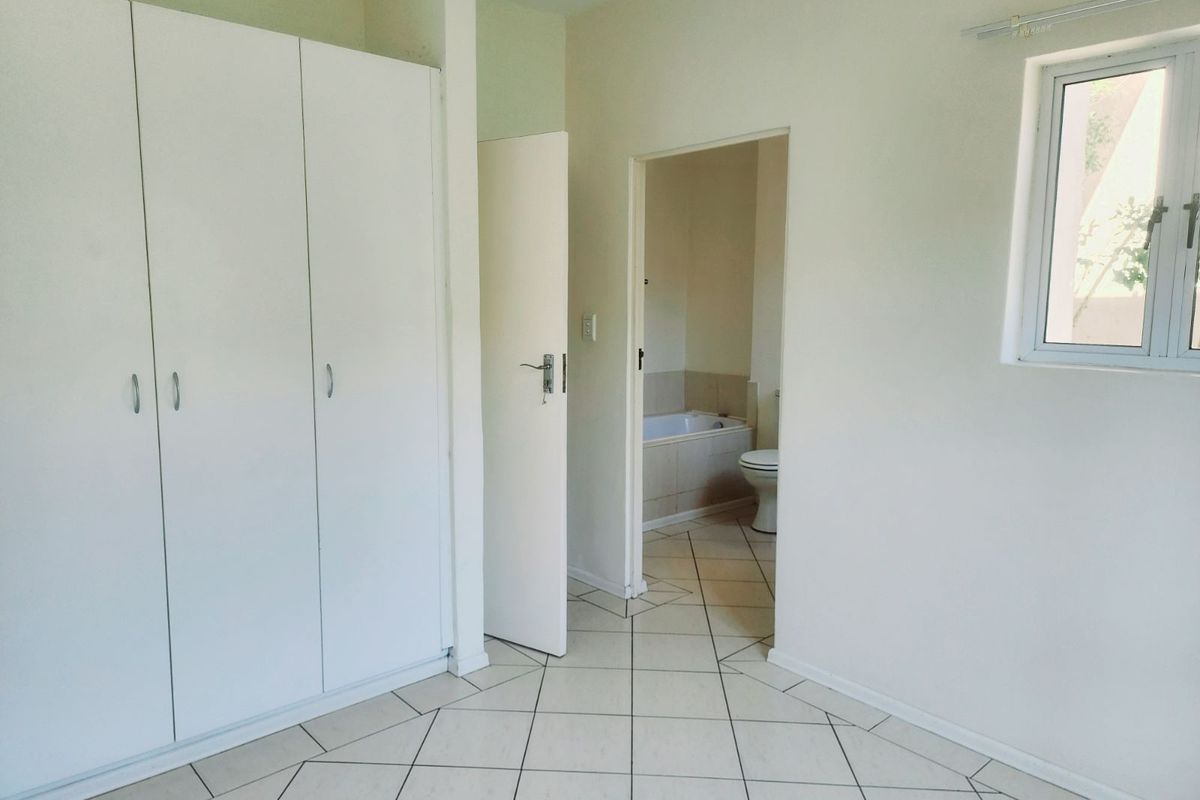 Apartment For Sale in Sheffield Beach - Photo 4