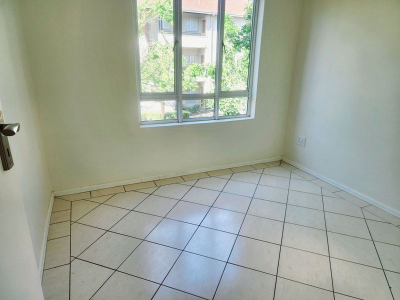 Apartment For Sale in Sheffield Beach - Photo 8