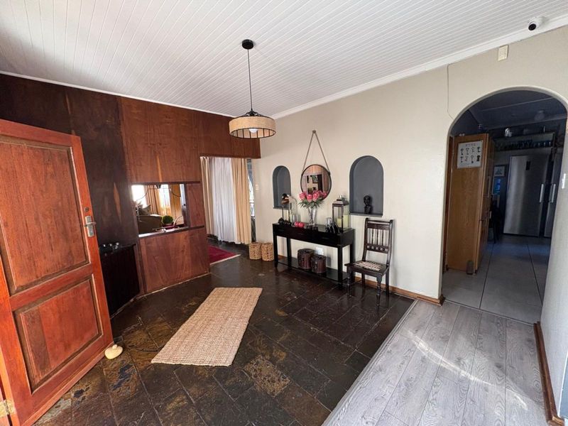 House For Sale in Hillcrest - Photo 5