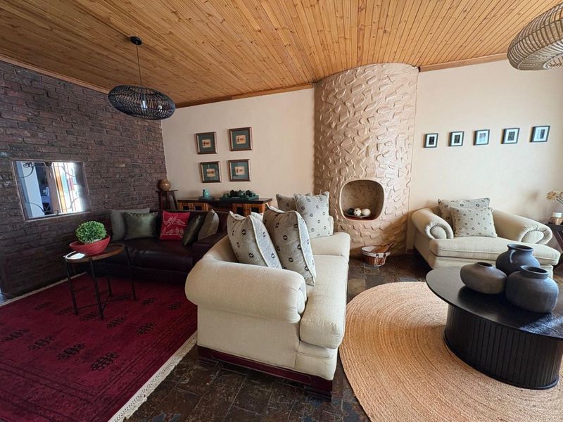 House For Sale in Hillcrest - Photo 3