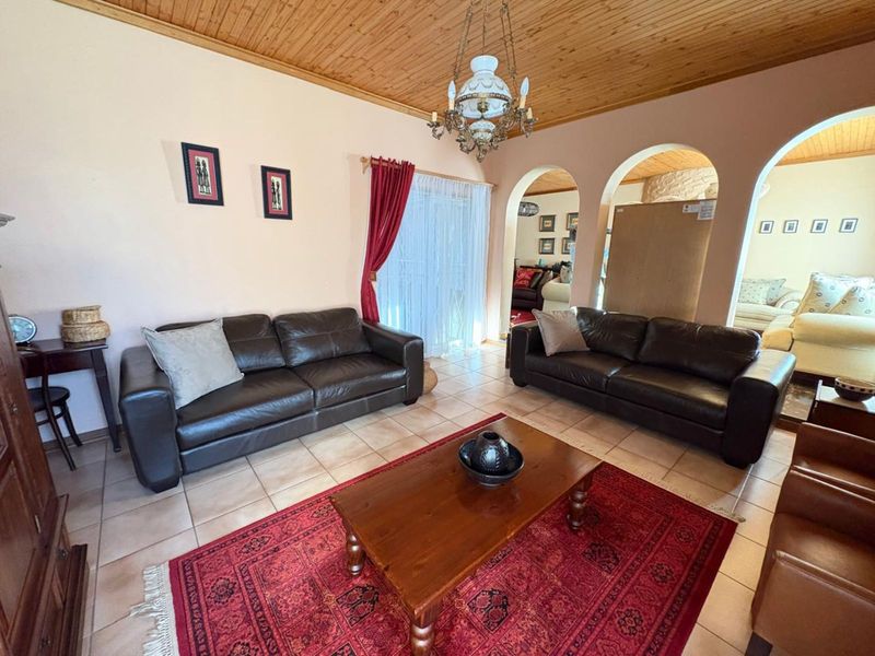 House For Sale in Hillcrest - Photo 10