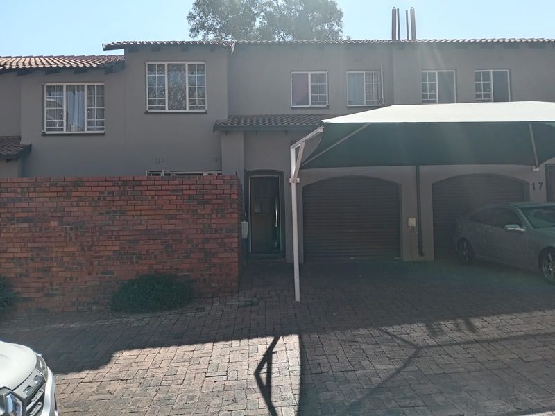 Townhouse For Sale in Horizon View - Photo 5