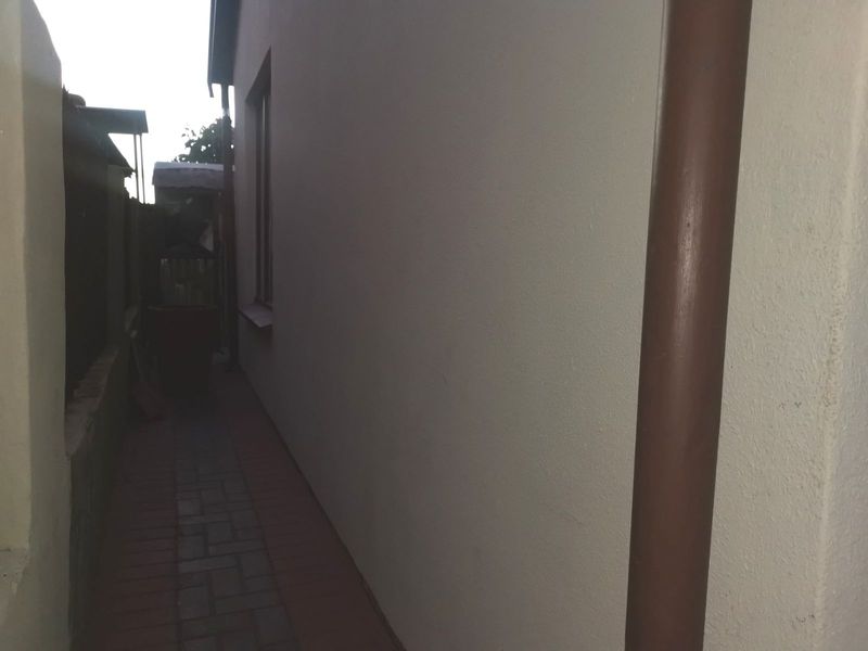 House For Sale in Soshanguve East - Photo 8