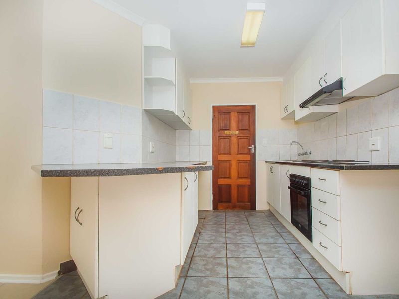 Townhouse For Sale in Wilgeheuwel - Photo 9